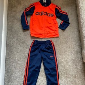 Boys size 5 Adidas sweatsuit